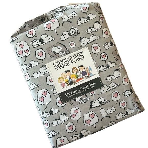 NEW Peanuts Snoopy Valentine Dreaming Love Queen Size Sheet Set - Picture 4 of 9